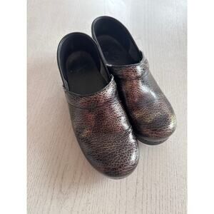 Dansko Crocodile Print Nursing Walking Clogs Shoes Size 39